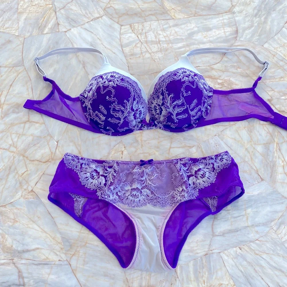 2 Pc Set: Medium Very Sexy Panty and 34B Bra BOMBSHELL Satin Lace Lilac Vintage